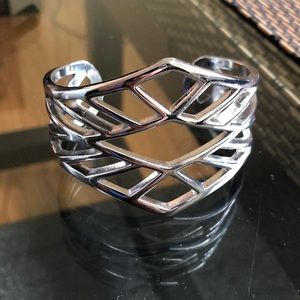 Express cuff bracelet